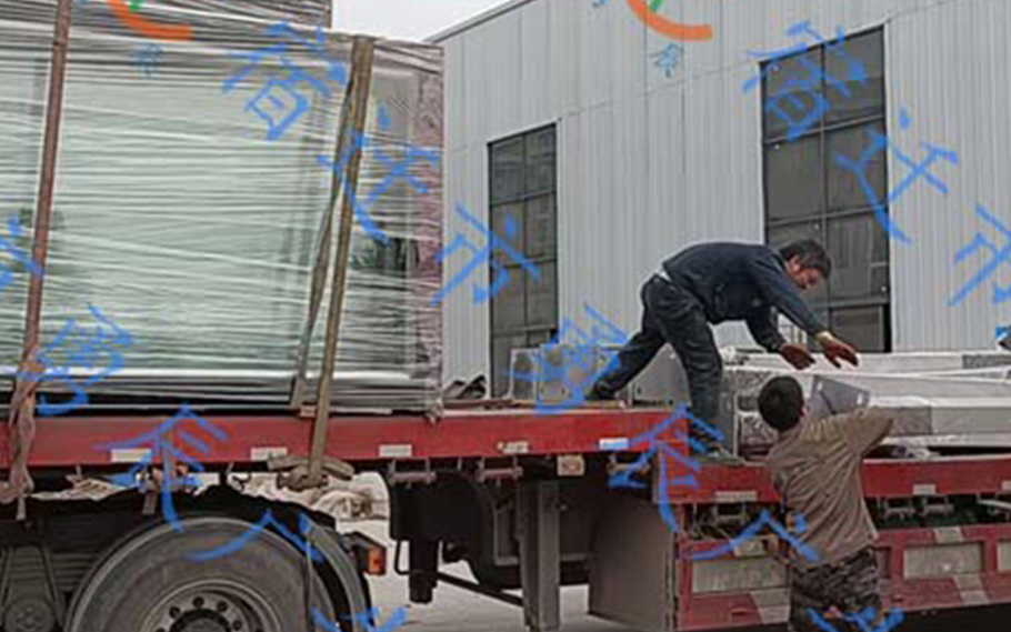 淮南候車亭第一車發(fā)貨